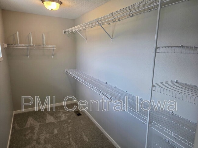 Building Photo - 9643 Turnpoint Dr