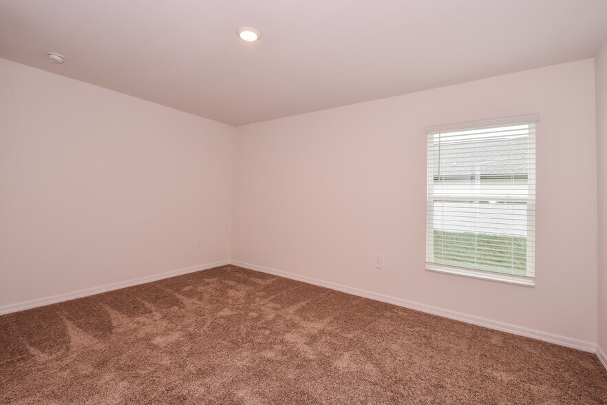 Building Photo - 166 Blackstone Dr