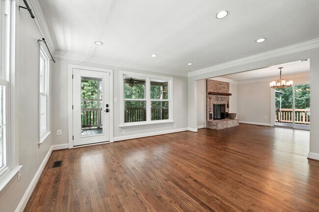 Building Photo - 11109 Ravine Dr
