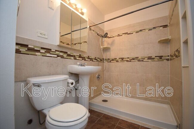 Building Photo - 616 Beynon Ct