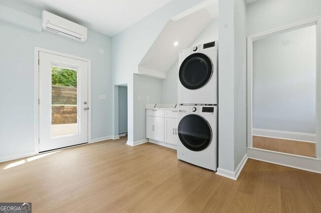 Building Photo - 850 Ormewood Ave SE