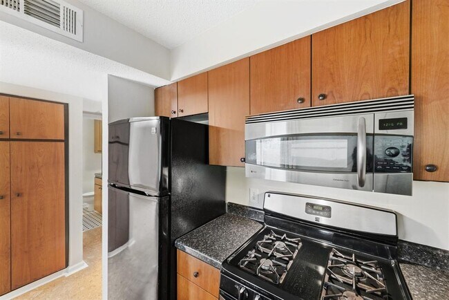 Building Photo - 7801 Shoal Creek Blvd