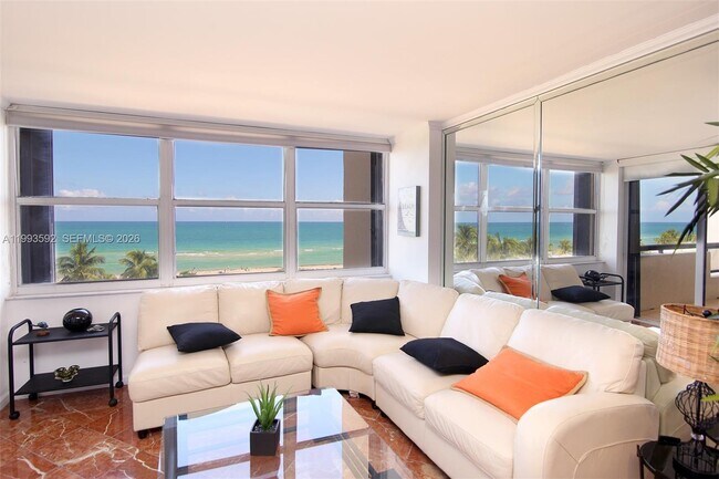 Building Photo - 2555 Collins Ave