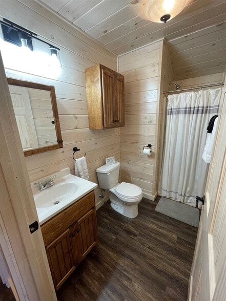 Building Photo - 13 Autumn Ln