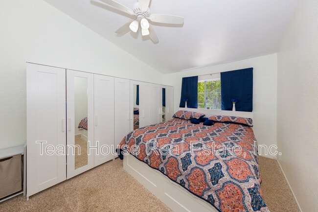 Building Photo - 25146 Steinbeck Ave