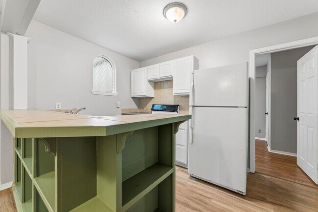 Building Photo - 2712 Whitis Ave