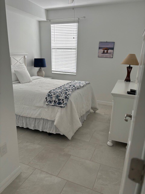 Building Photo - 5739 Oakmont Ct