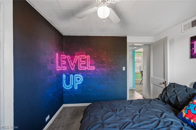 Building Photo - 9519 Preston Ave