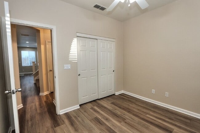 Building Photo - Beautiful 4 Bed 3 full bath Natomas Home!!