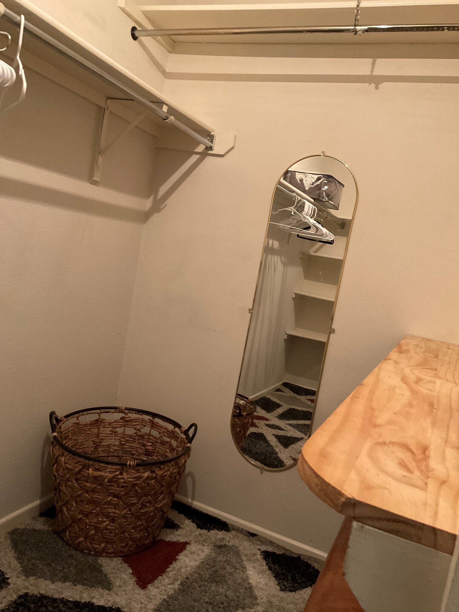 Walk-in Closet - Master - 13018 Heimer Rd