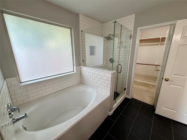 Building Photo - 25206 Barmby Dr