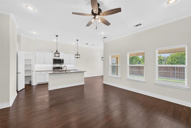 Building Photo - 8507 Christie Ln