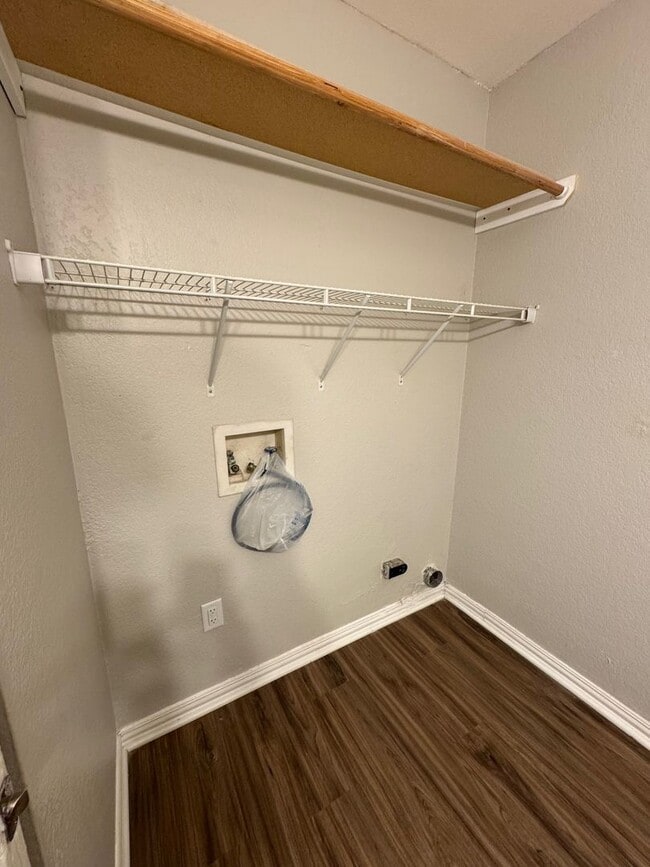 Building Photo - 257 Brettwood Dr