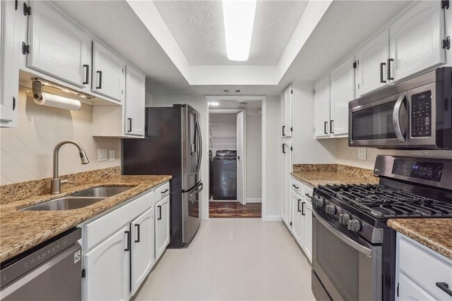 Building Photo - 4105 Canyon Point Cir