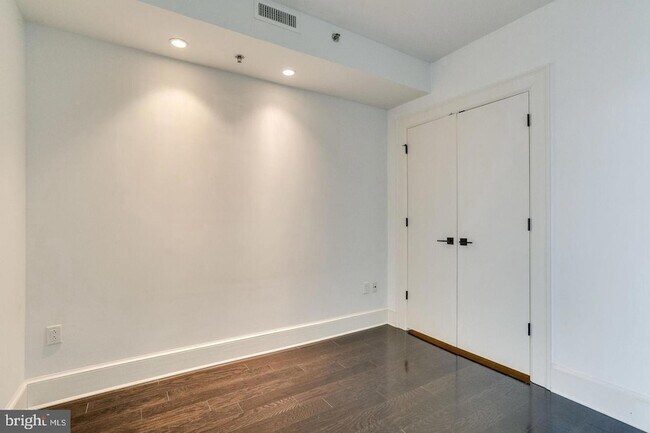 Building Photo - 1011 M St NW