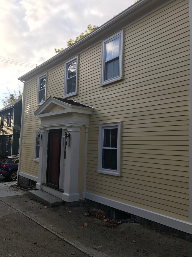 Primary Photo - 5 Daniels St