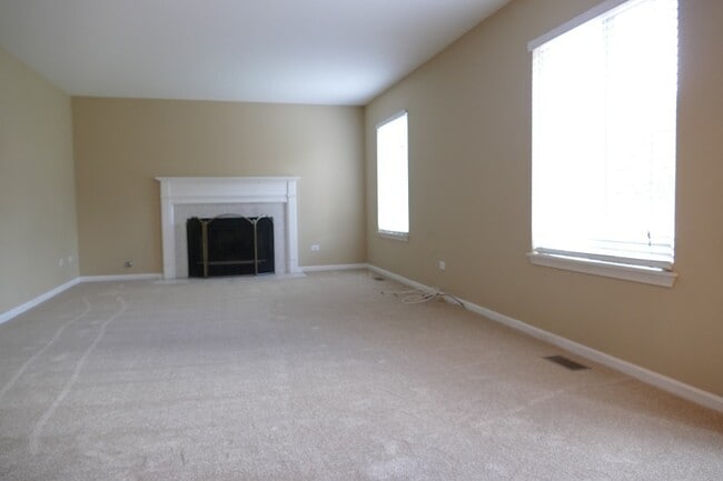 Building Photo - 2832 Skylane Dr