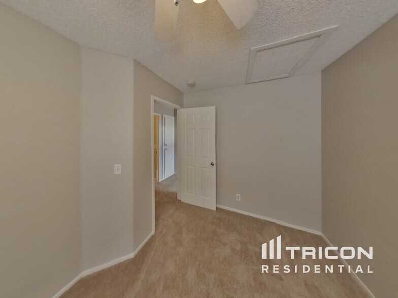 Building Photo - 1004 Bird Springs Dr