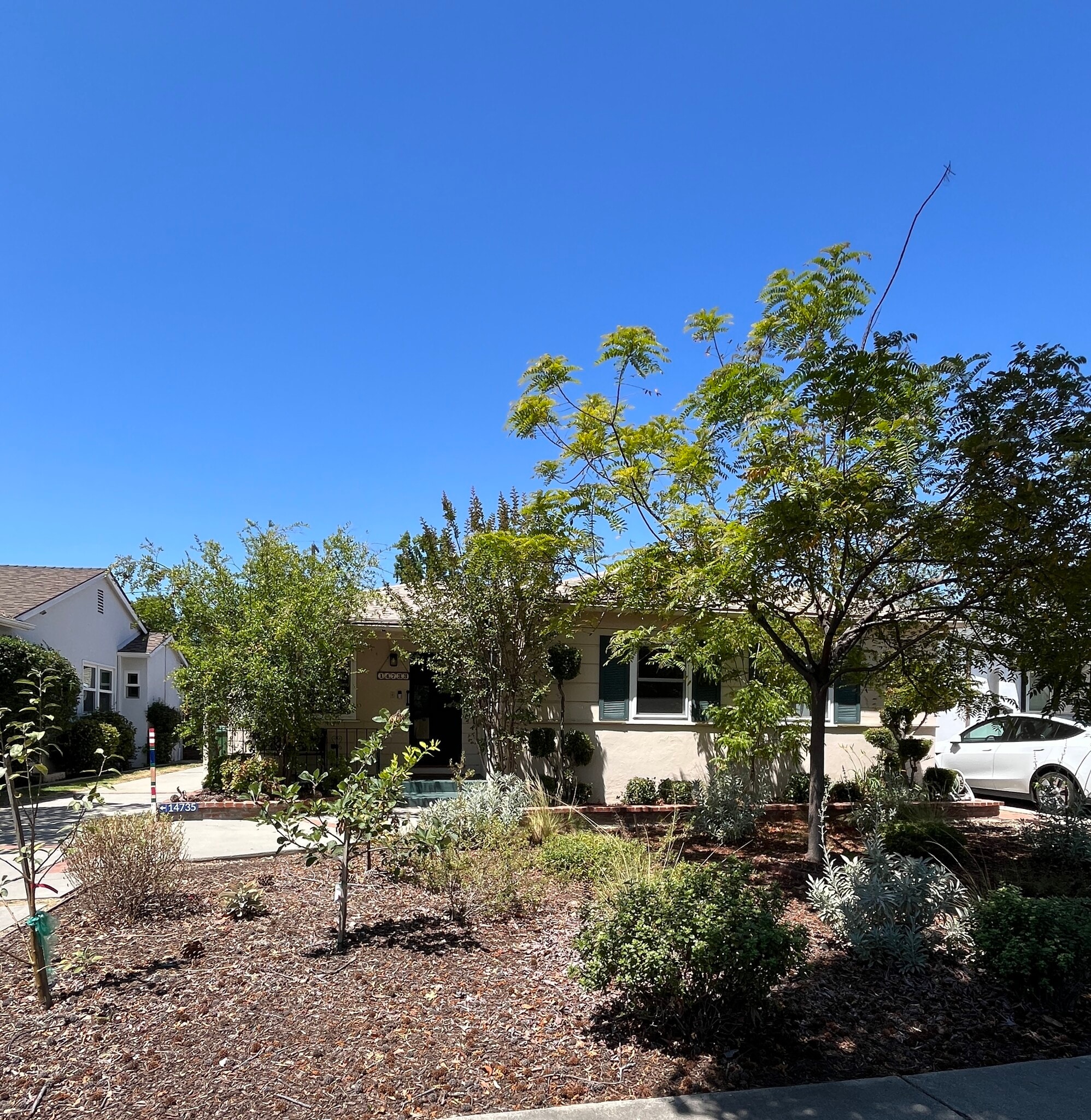 Front yard - 14733 Mccormick St