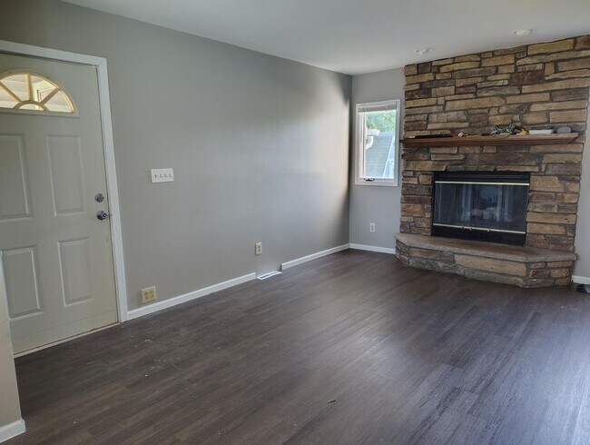 Building Photo - 4628 W Drexel Ave