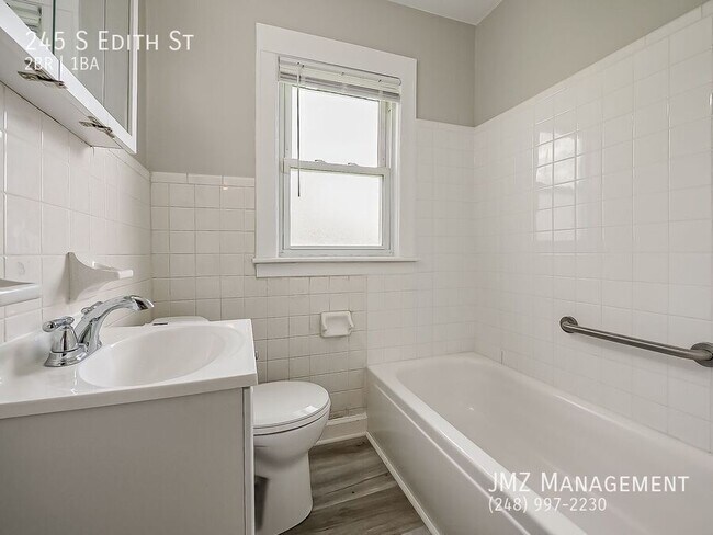 Building Photo - 245 S Edith St