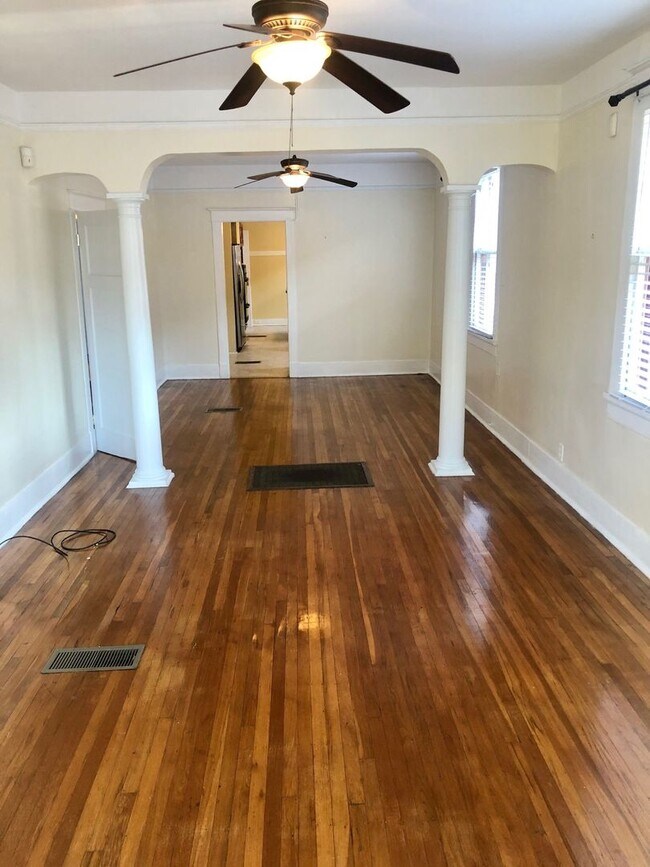 Primary Photo - Spacious 2BD with Sun Room and Large Backyard