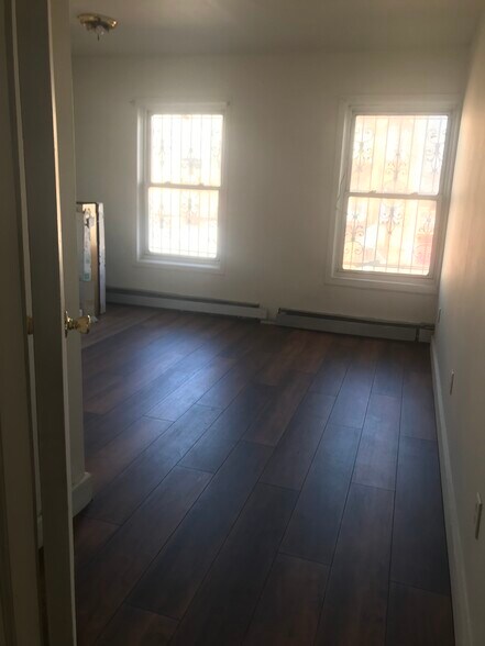 Building Photo - 546 Liberty Ave