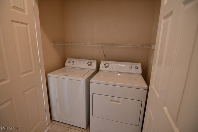 Building Photo - 3617 Kittiwake Rd