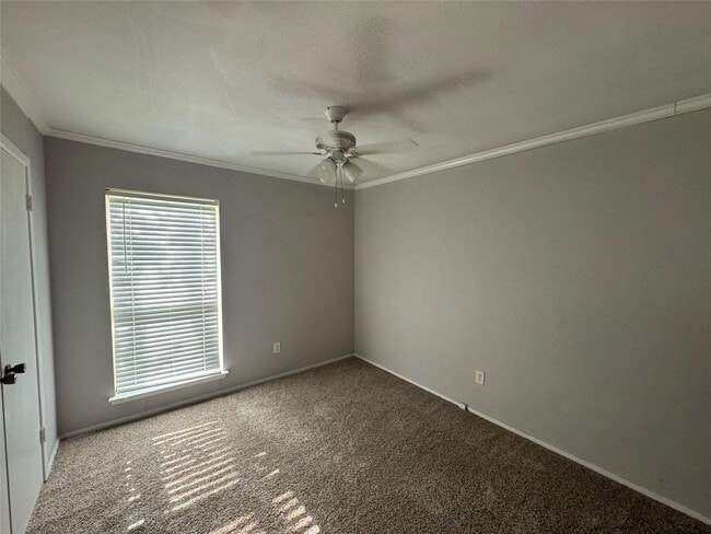 Building Photo - move in ready!