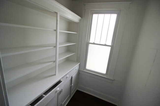 Building Photo - 3300 Napoleon Ave