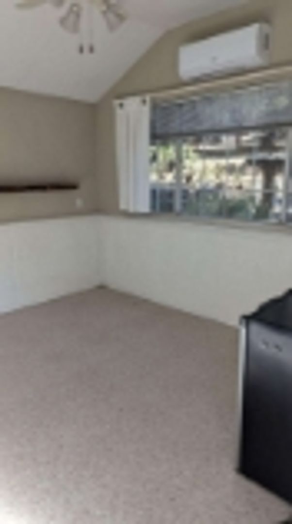 Building Photo - 197 Theall St