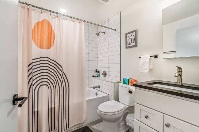 Building Photo - Fully Furnished, 2 Bedroom Rental - Great ...