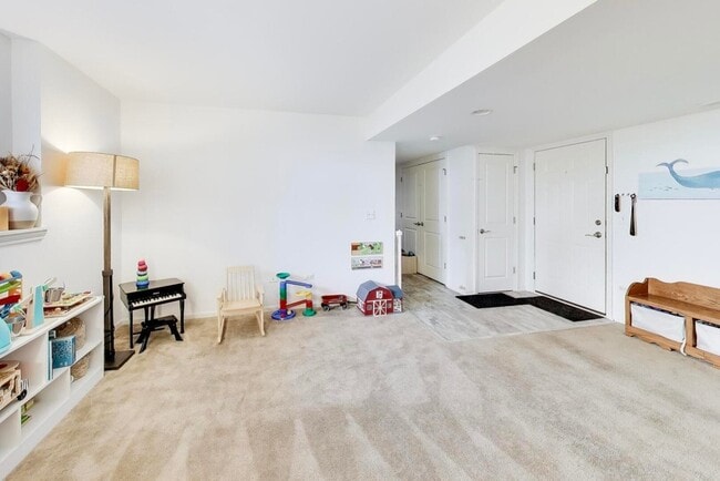 Building Photo - 303 S NW Hwy