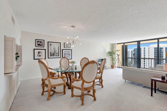 Building Photo - 4740 S Ocean Blvd
