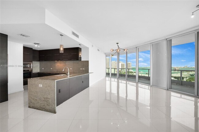 Building Photo - 900 Biscayne Blvd
