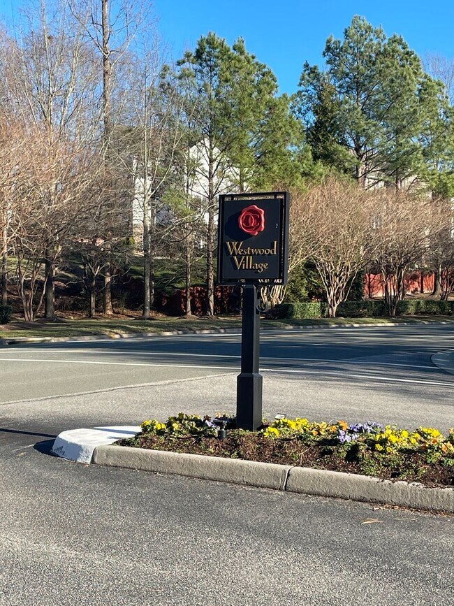 Building Photo - Updated 2  Bedroom, 2 Bath Condo  - Westwood Village at Charter Colony