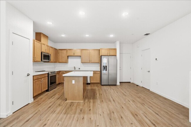 Building Photo - 6117 Bridgecross Dr