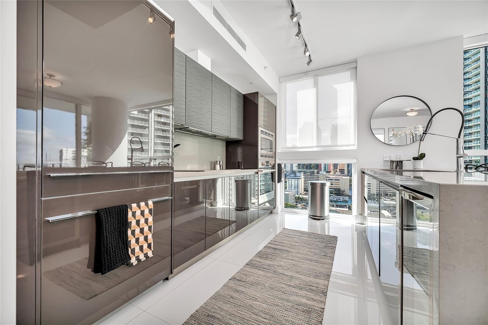 Building Photo - 1080 Brickell Ave