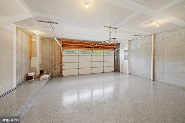 Building Photo - 304 Parkview Ave