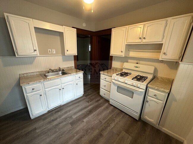 Building Photo - 4545 Fairmount Ave