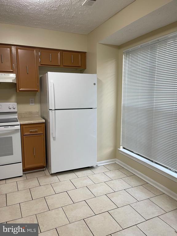 Building Photo - 2420 Rosecroft Ct