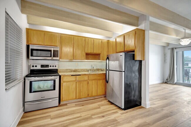 Building Photo - 4500 S Ocean Blvd