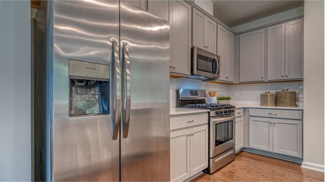 Building Photo - 12820 Canton Side Ave