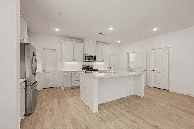 Building Photo - 8936 Magnet Dr