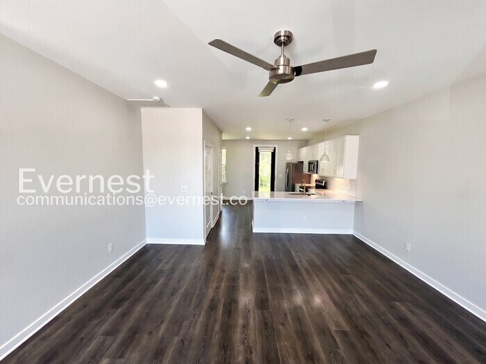 Building Photo - 614 Mason Ward Pl