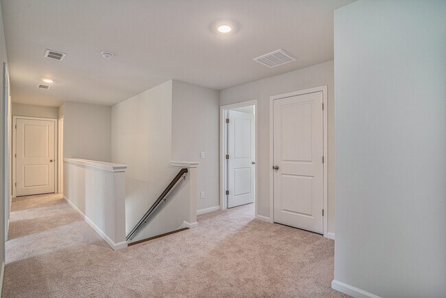 Building Photo - 201 Cherry Grv Dr