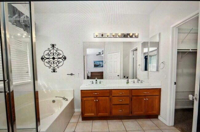 Building Photo - 41211 Crooked Stick Dr