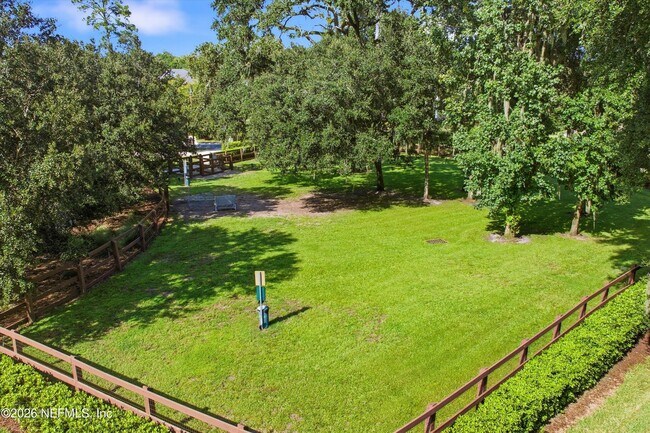 Building Photo - 80 Lazy Crest Dr