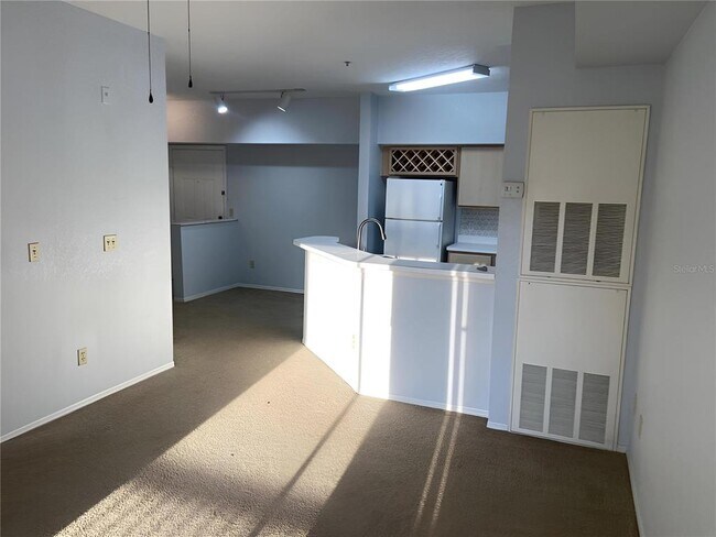Building Photo - 826 Camargo Way