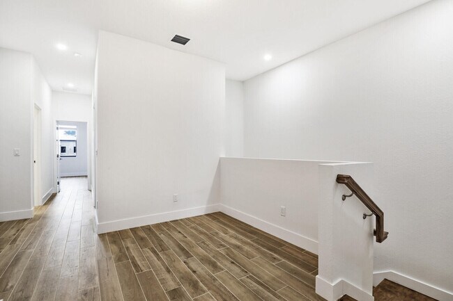 Building Photo - 395 Bella Sol Way